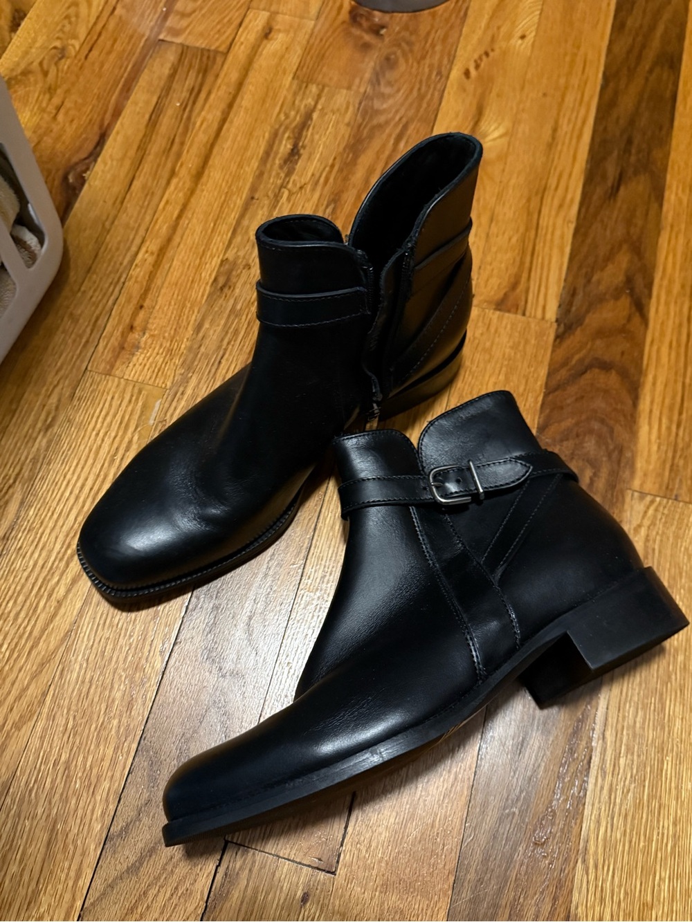 La Canadienne Sarah Black Leather Ankle Boots  Orig $525 Women's Size 9